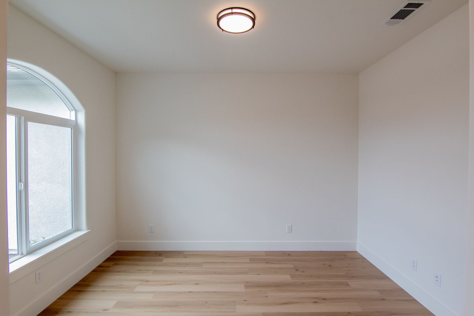 500 Move In Special Off First Months Rent – photo 5