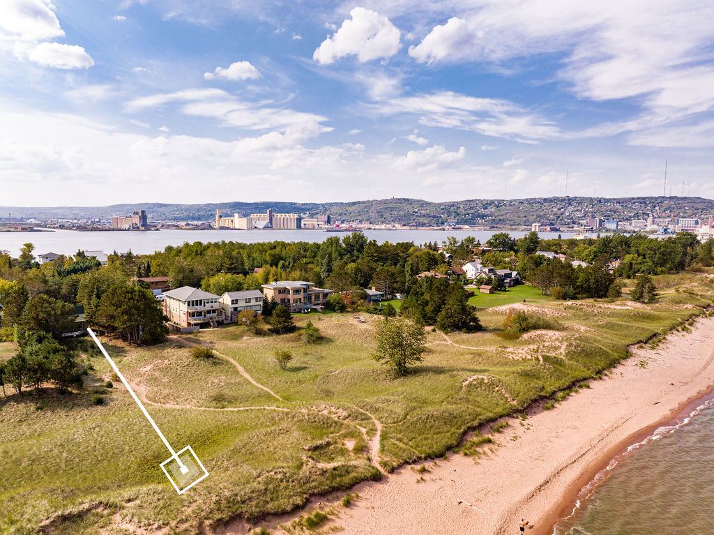 1802 Minnesota Ave. Furnished 4 Br On Lake Superior – photo 3