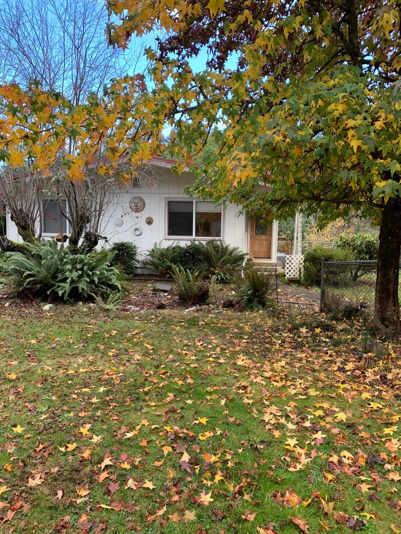 Peaceful Country Living – Beautiful 2 Bed, 2 Bath Home with Large Deck – photo 1