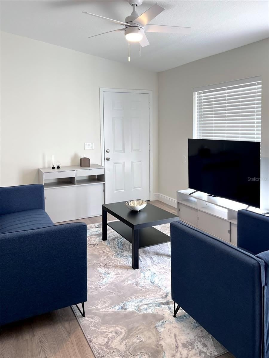 2414 CENTER Avenue – photo 2