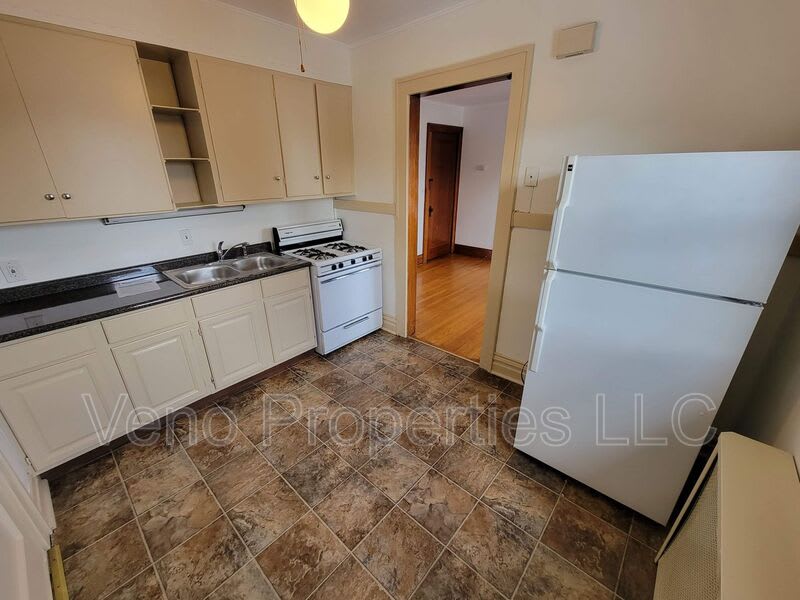 800 Chestnut St. – photo 4