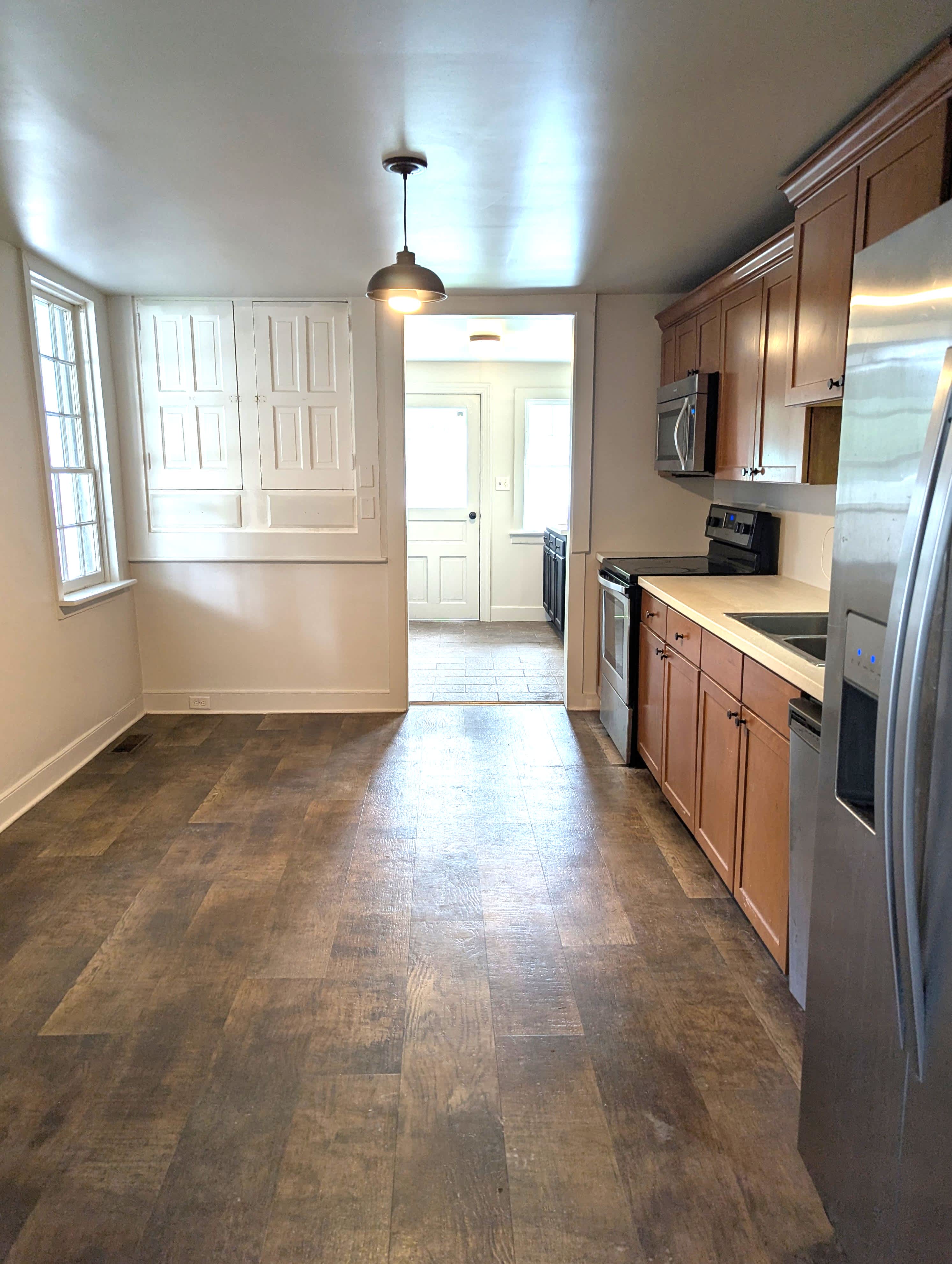 210 W Main St – photo 5