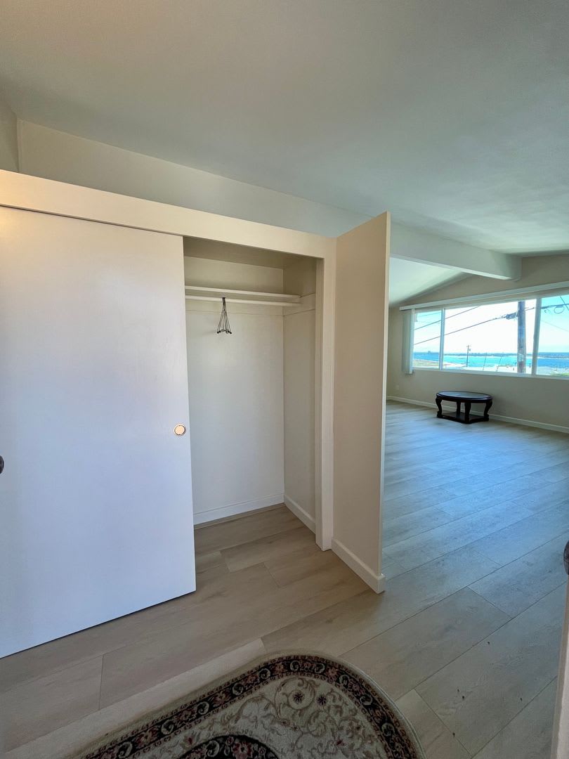 4 Bedroom 2.5 Bathroom Home, Newly renovated Modern finishes Bay and ocean water views Open layout – photo 5