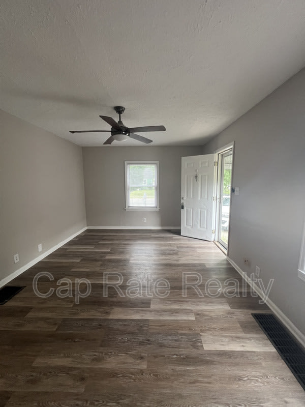 2769 Mcguffey Rd – photo 3
