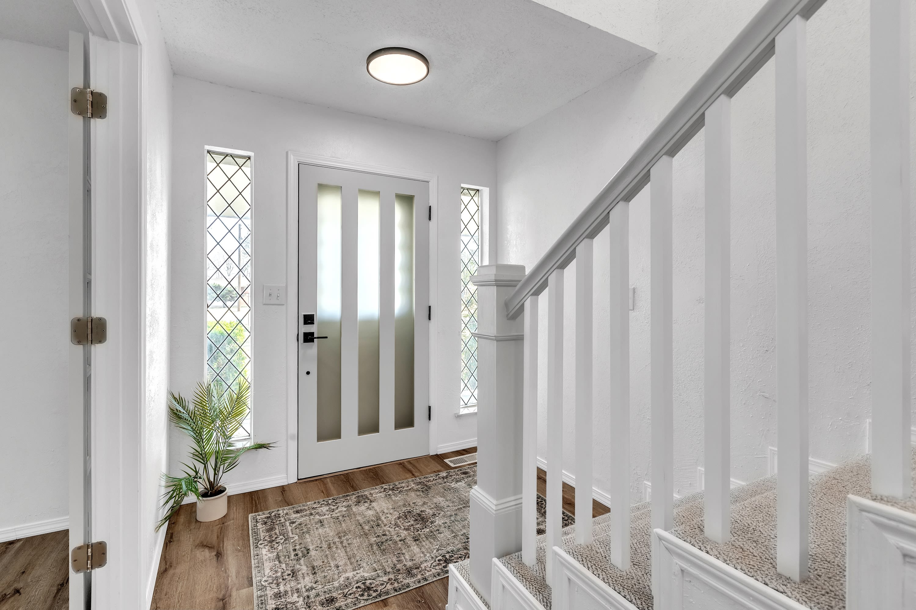 636 East Lea Terrace – photo 2