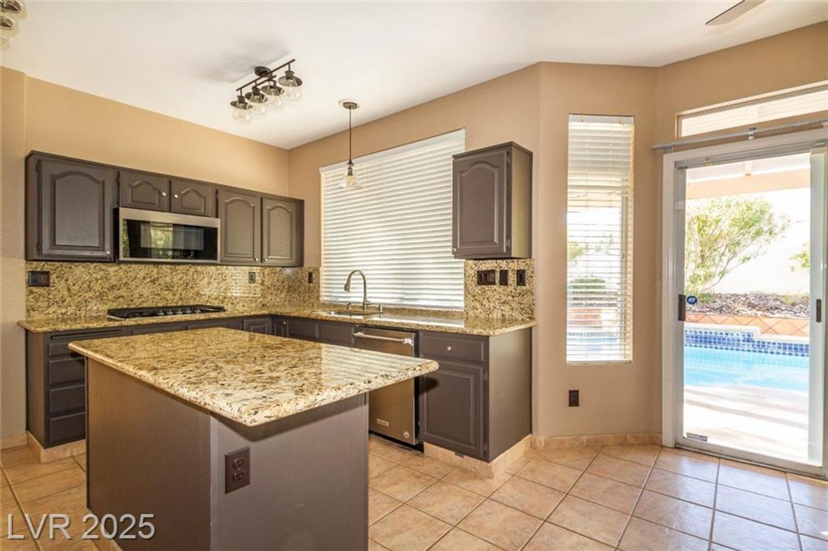 Prime Summerlin 4 bedroom with backyard retreat – photo 3