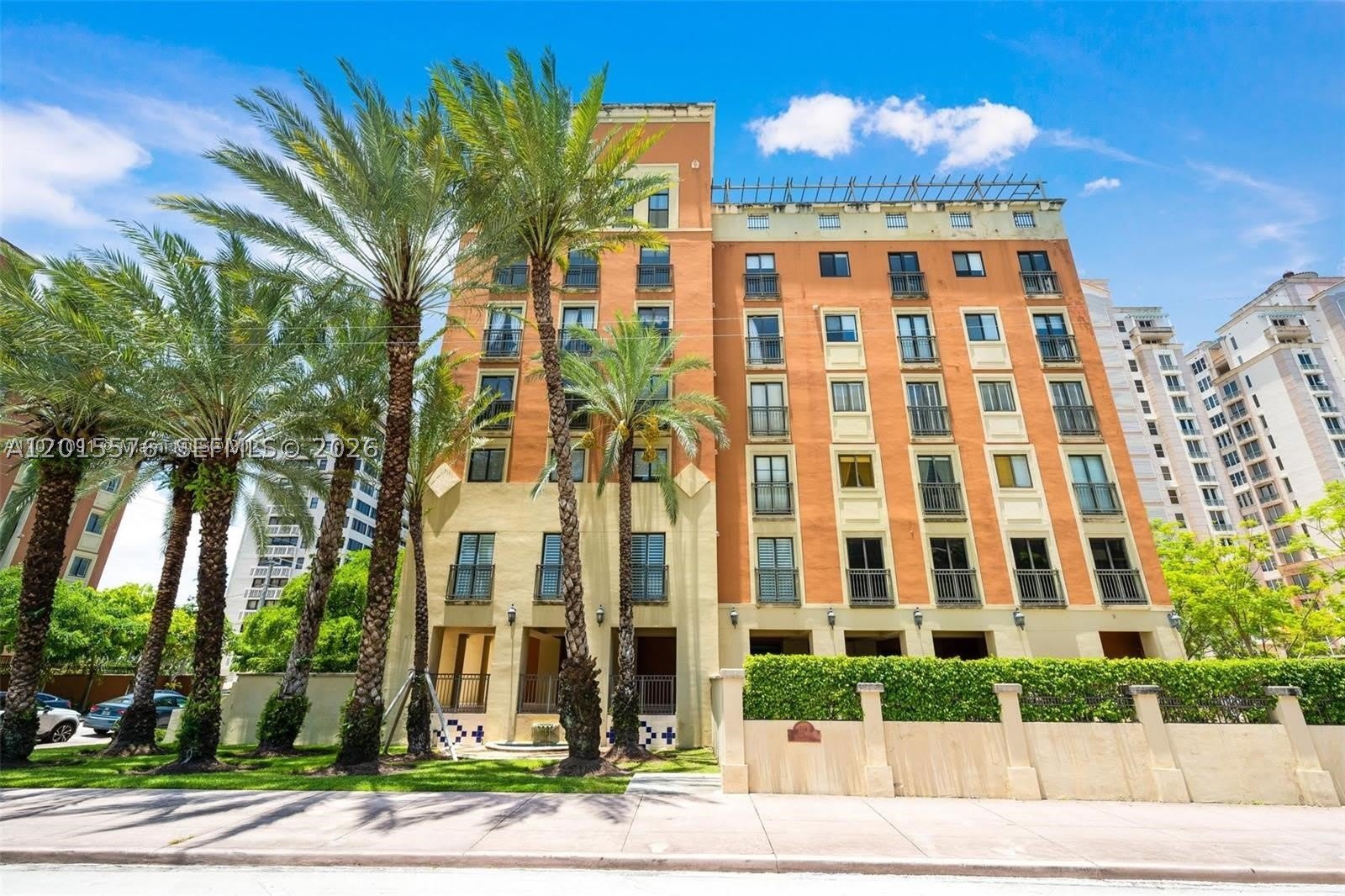 671 Biltmore Way – photo 2