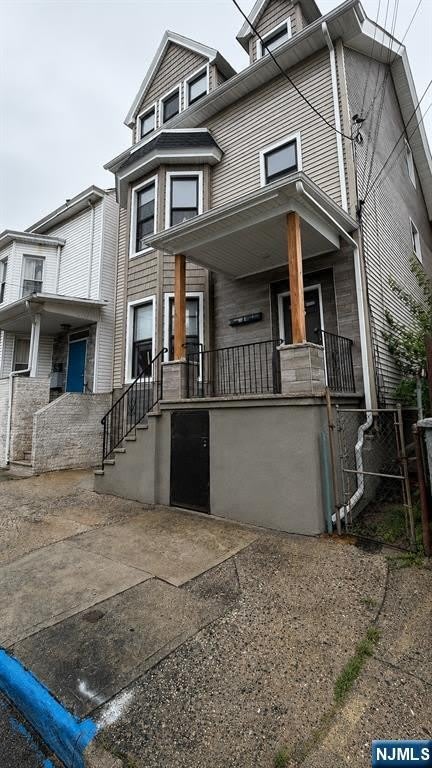 25 Oak Street – photo 1