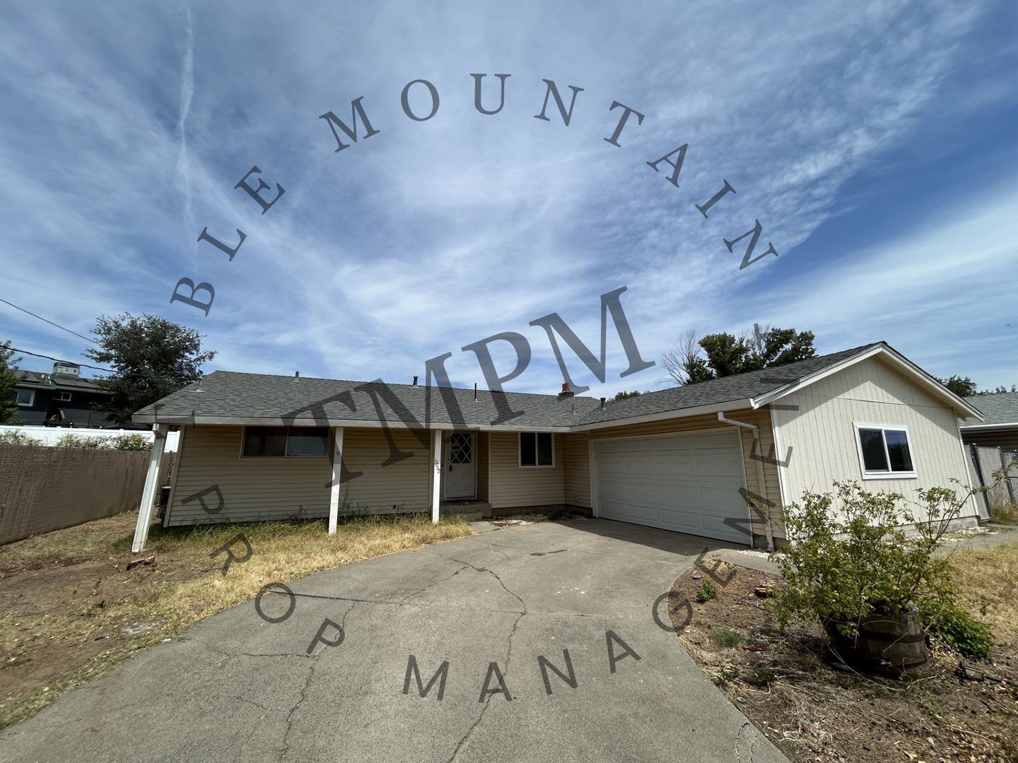 2262 Las Plumas Ave. – photo 1