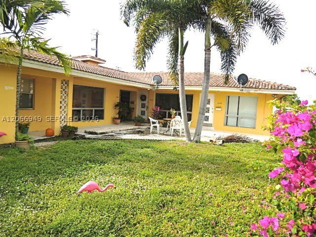 2724 NE 32nd St – photo 1
