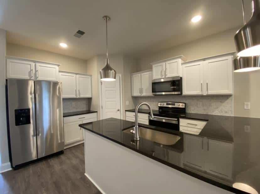 1032 Glenkirk Drive – photo 4