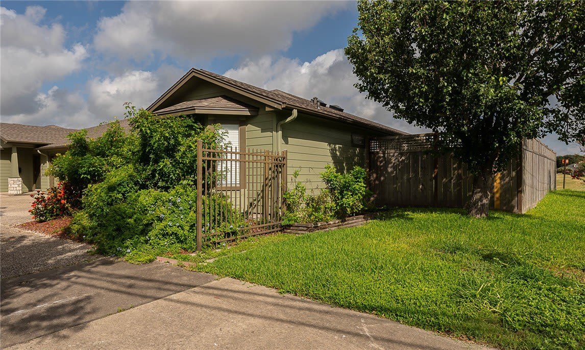 4245 Santa Fe Street – photo 3