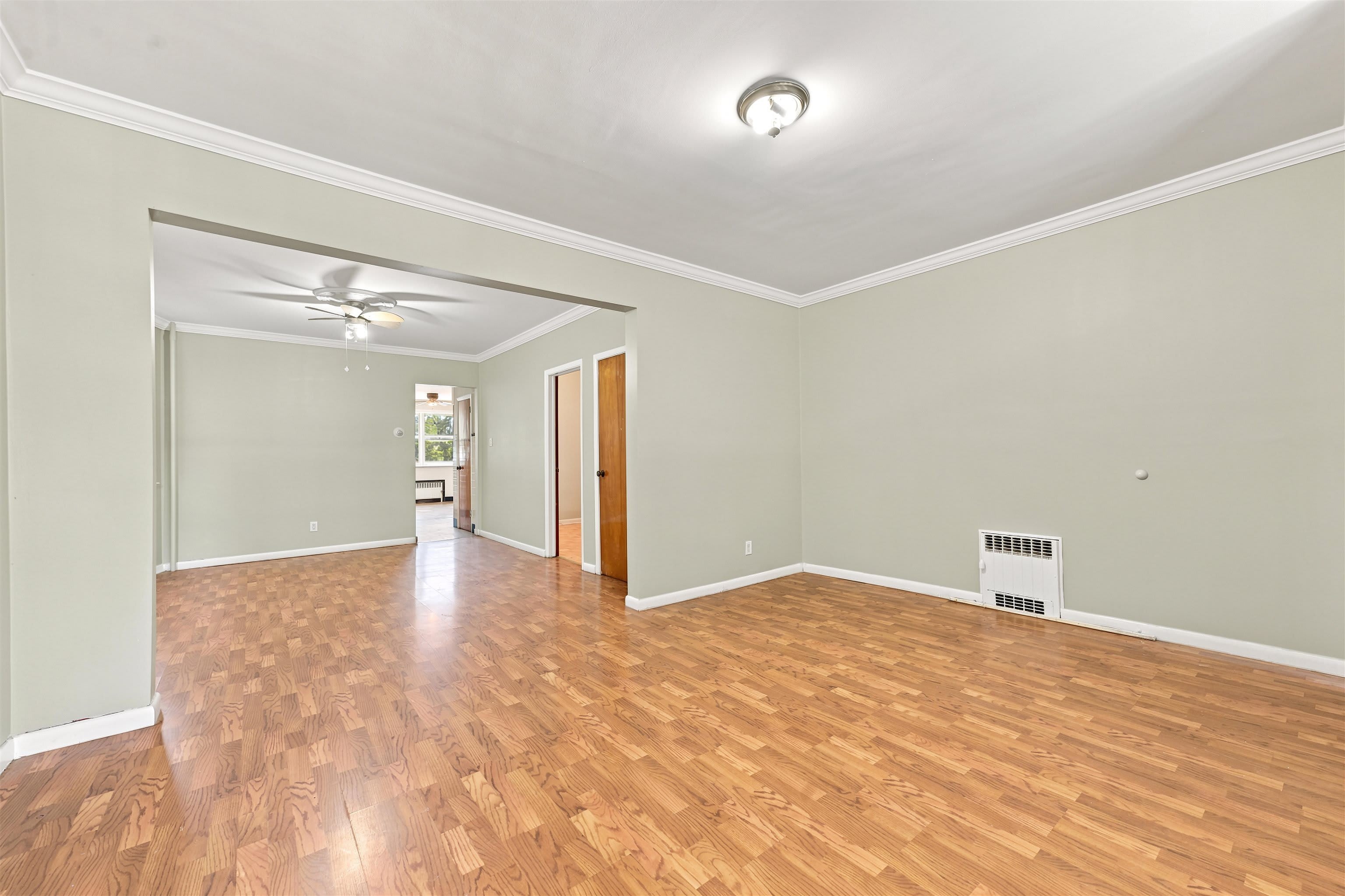 129 W 28TH ST – photo 3