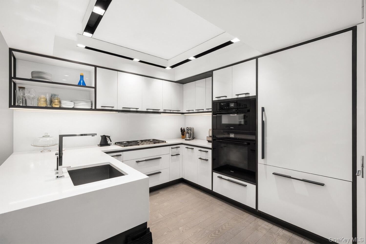 70 CHARLTON Street – photo 2