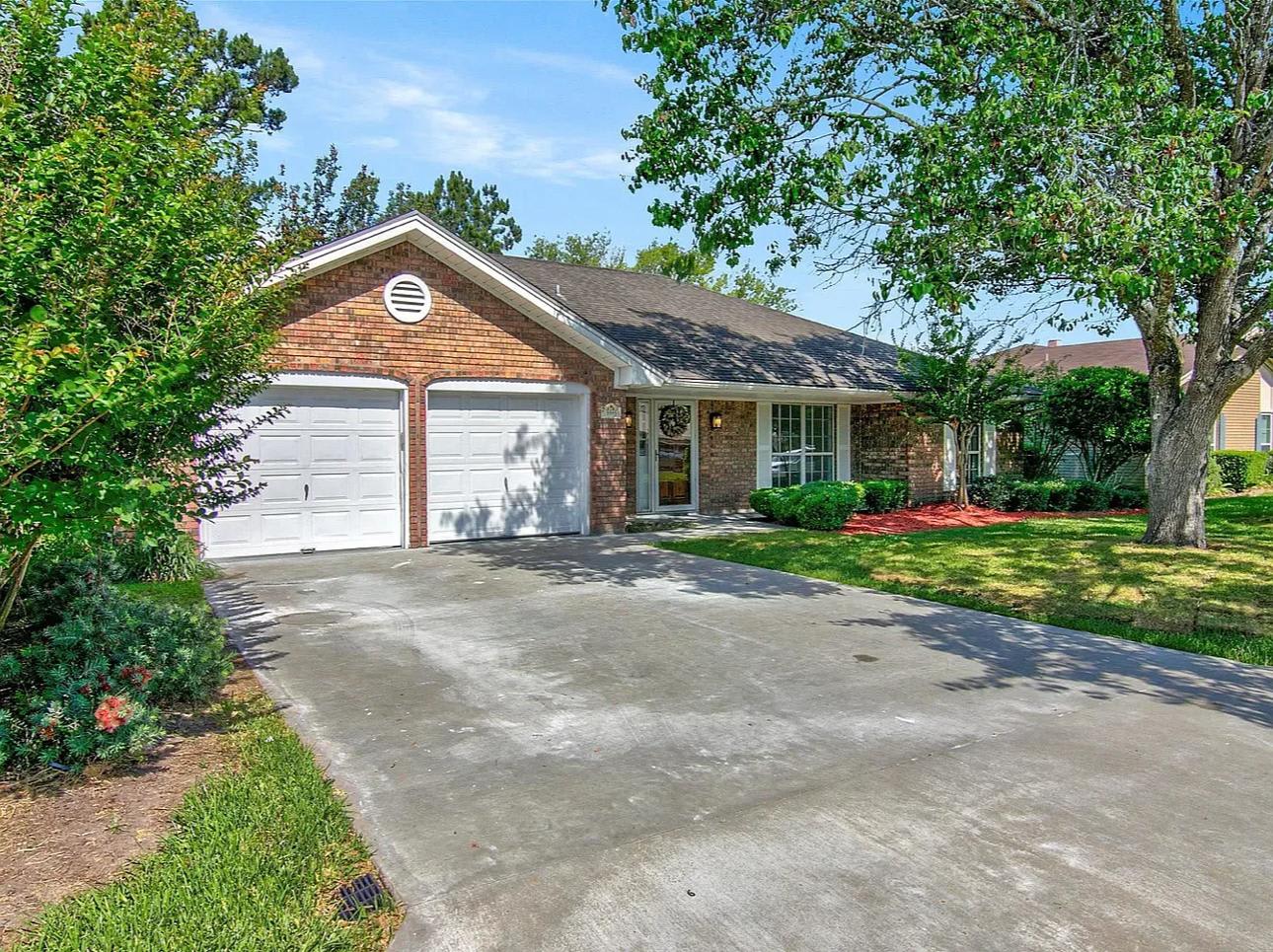 3945 Cheryl Ln – photo 2