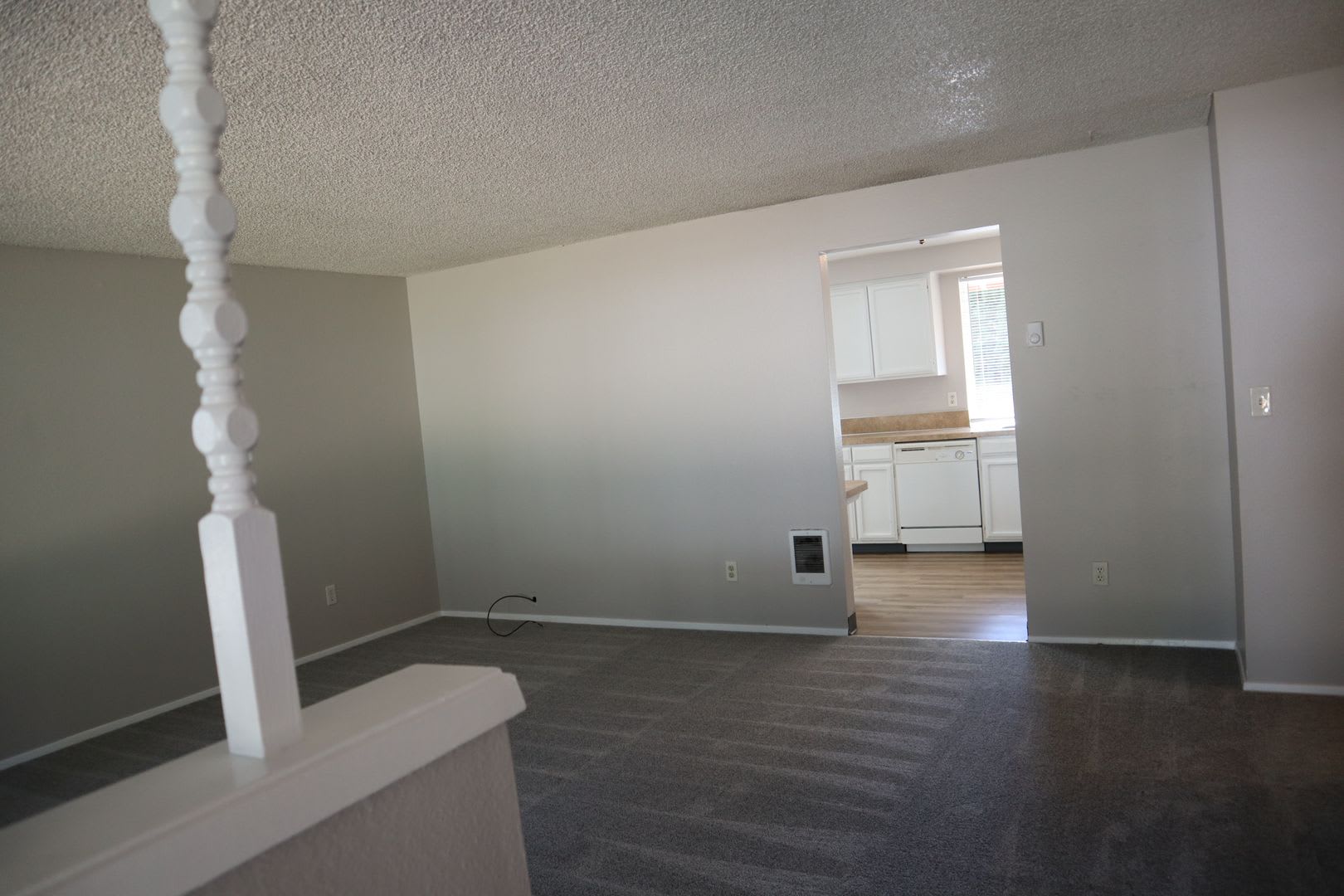 Well Maintained Ranch Style Home for Lease in the Burnt Bridge Creek Neighborhood – photo 4