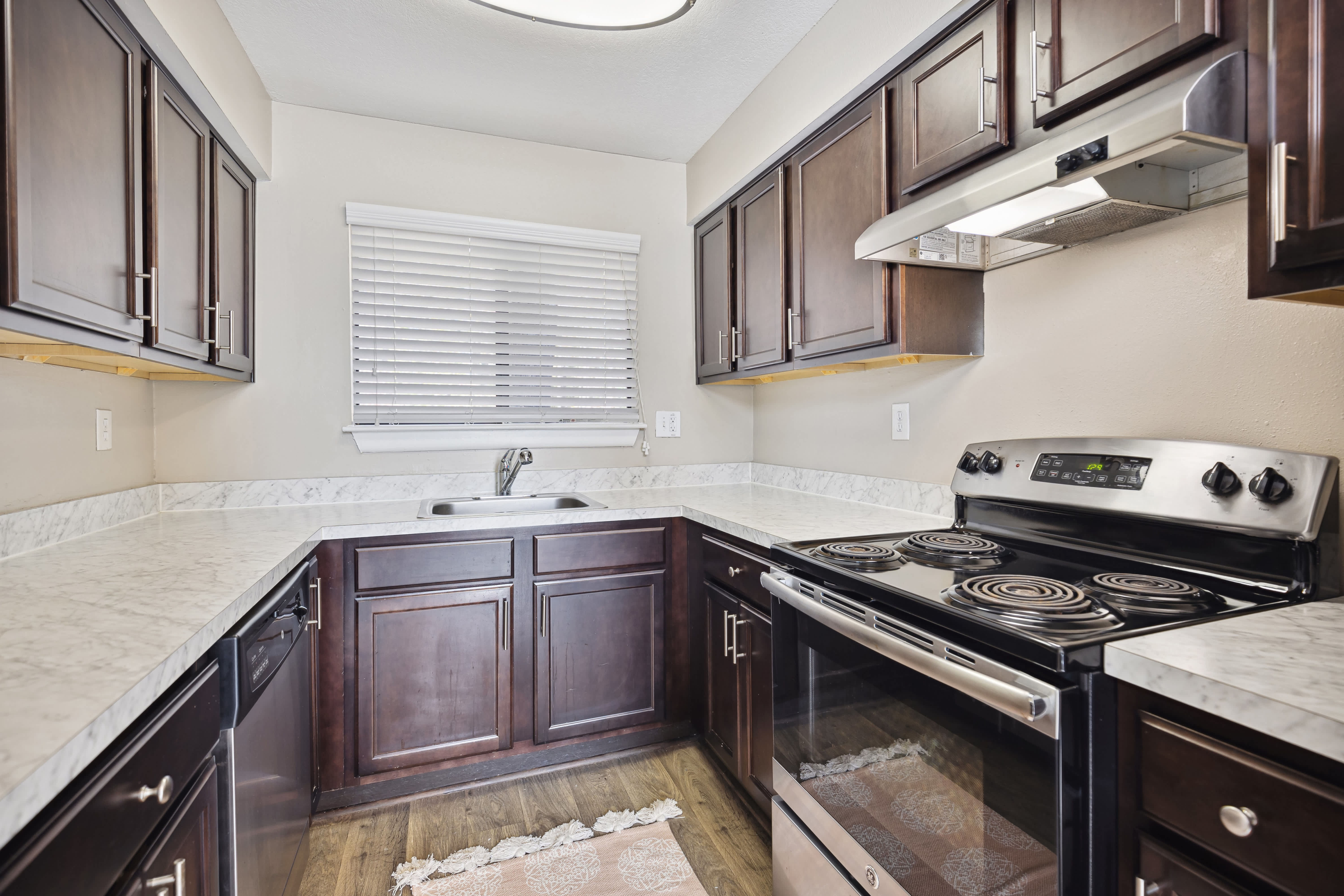 4036 Greenleaf Street – photo 3