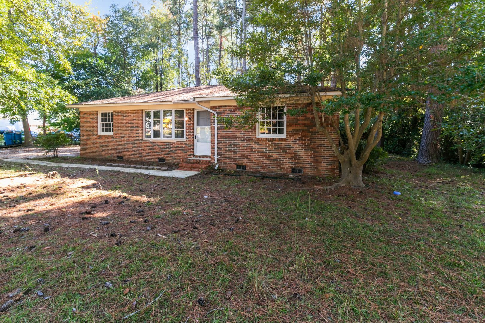 Brick Ranch Primary No Carpet – photo 4
