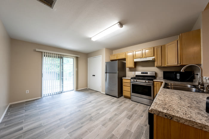 1607 Greening Way – photo 3
