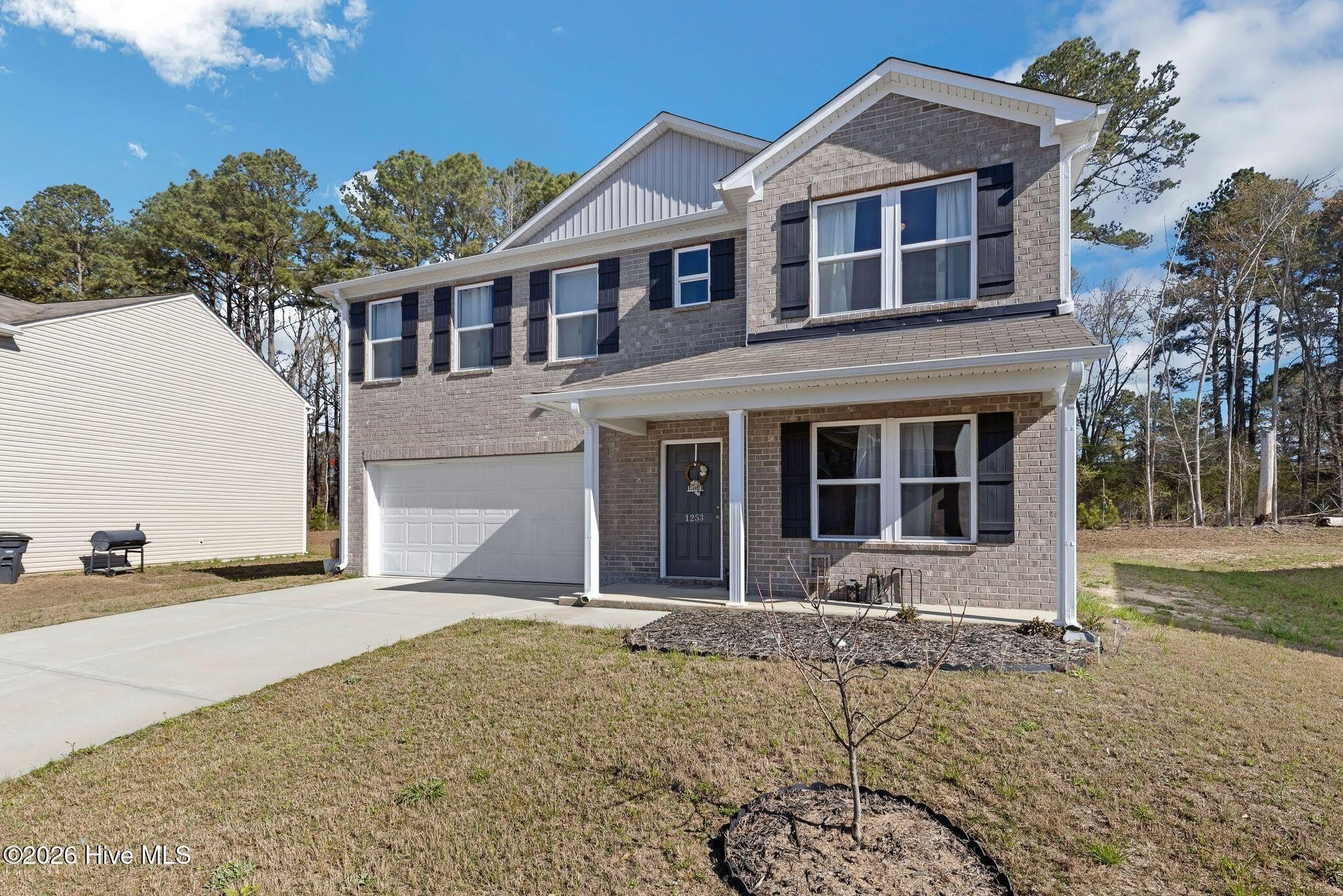 1253 Manor Drive – photo 2