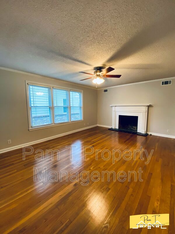 304 Columbus Dr – photo 2