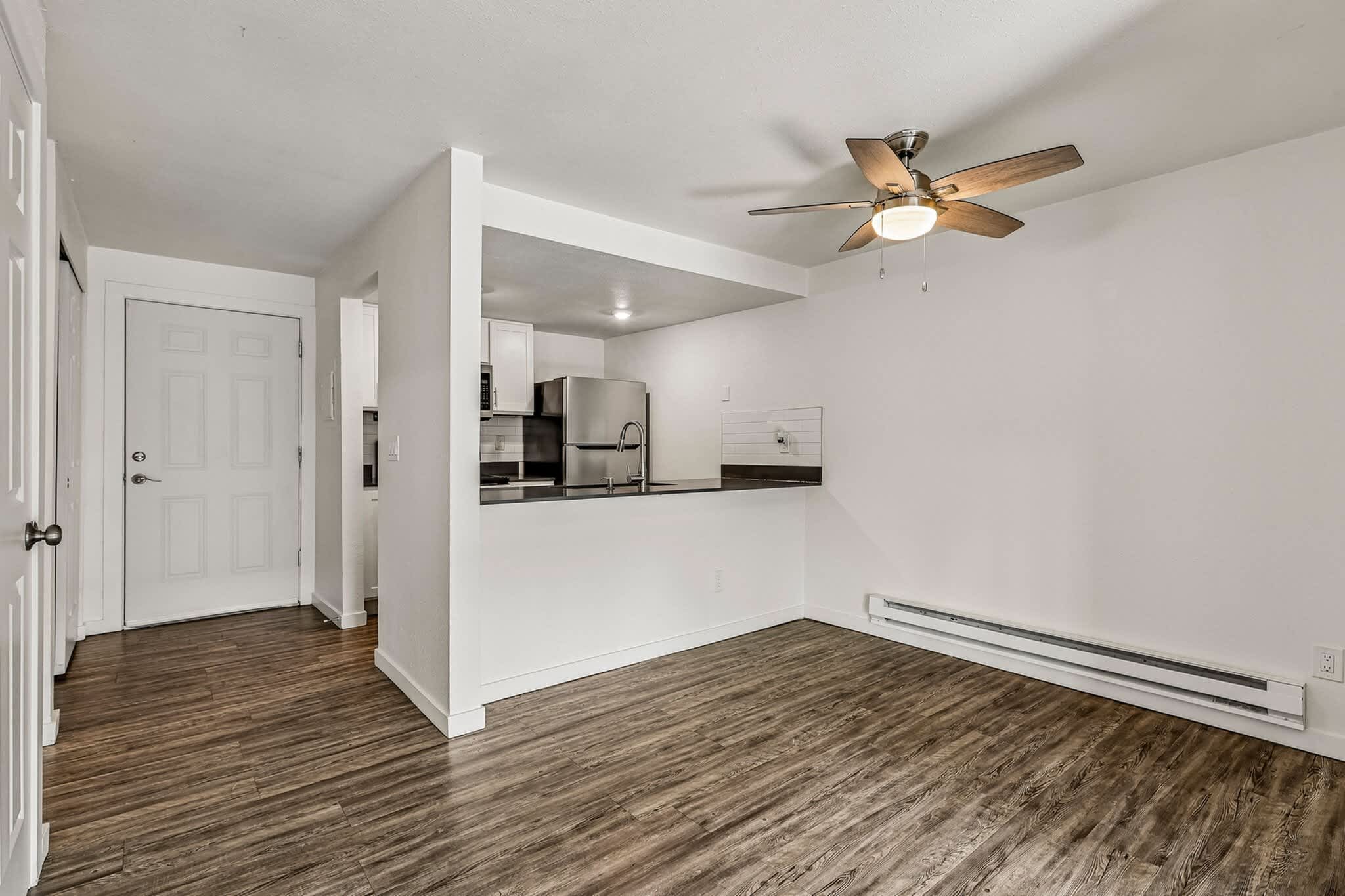 Well Maintained 3Bd Townhome – photo 5