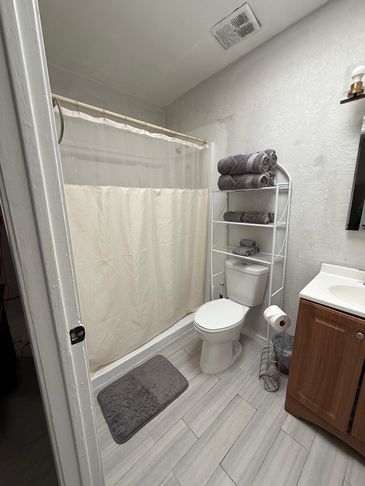 2317 East Pine Street – photo 2