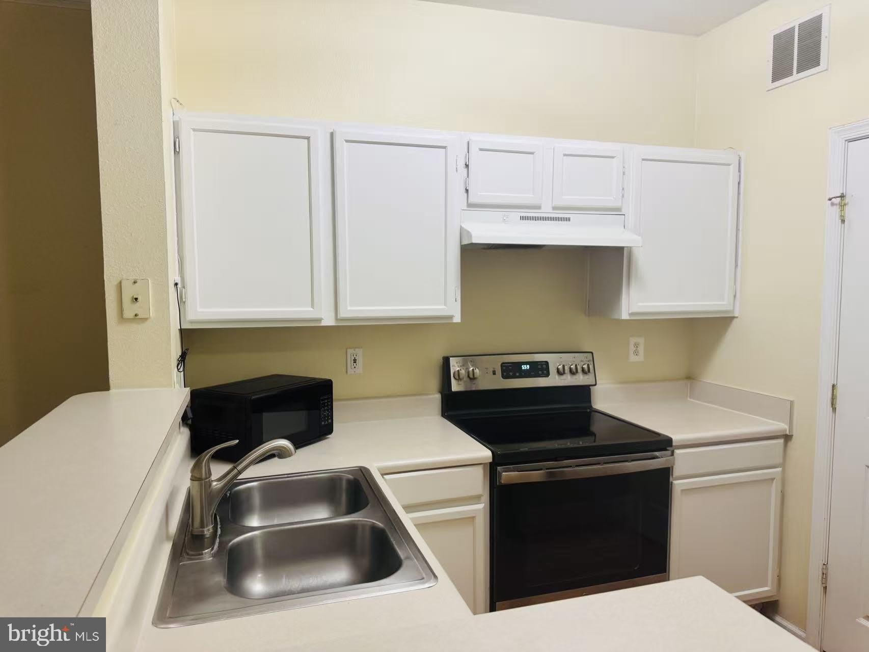 1580 SPRING GATE Drive – photo 5
