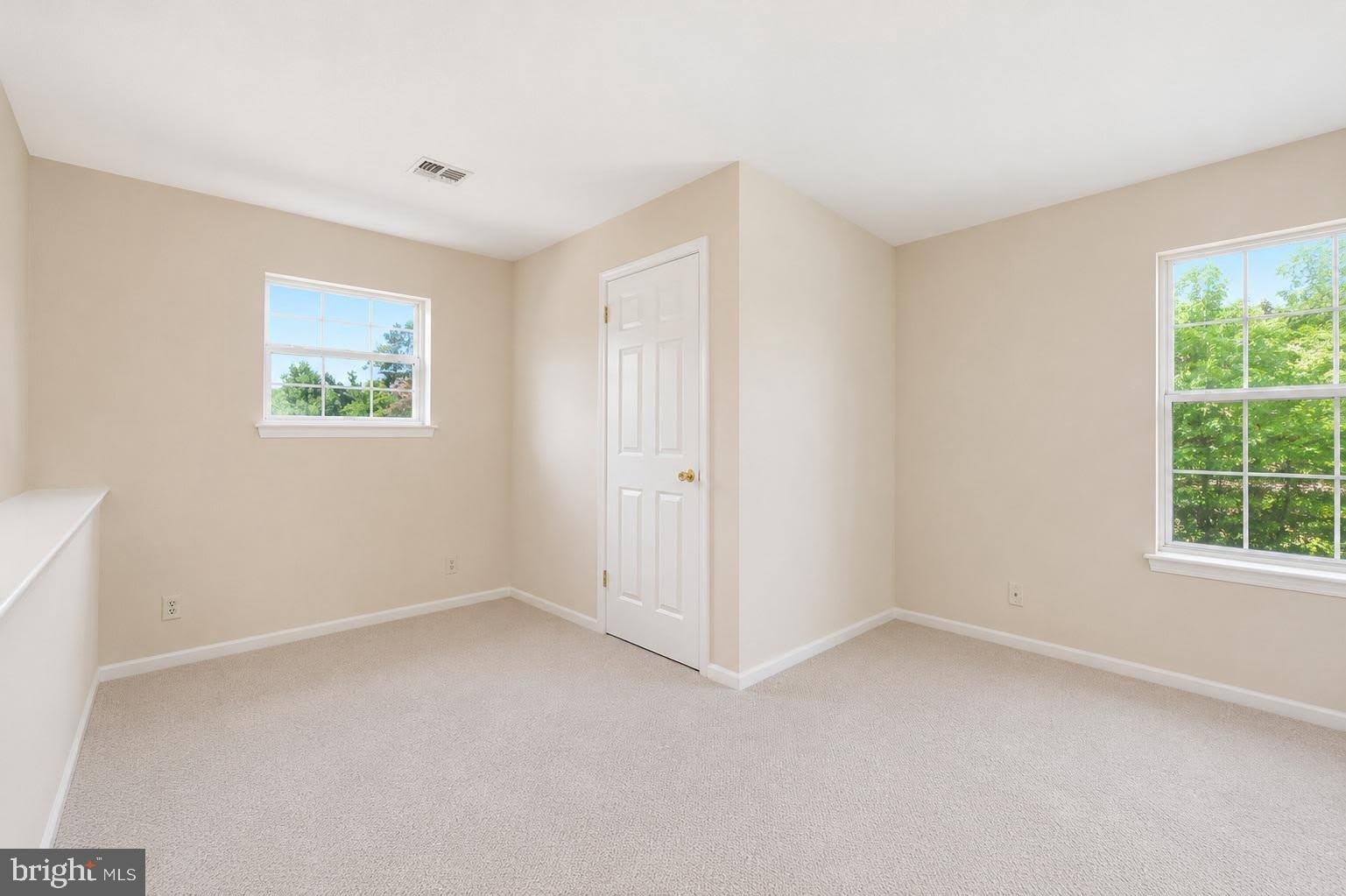 700 BRADFORD Terrace – photo 5