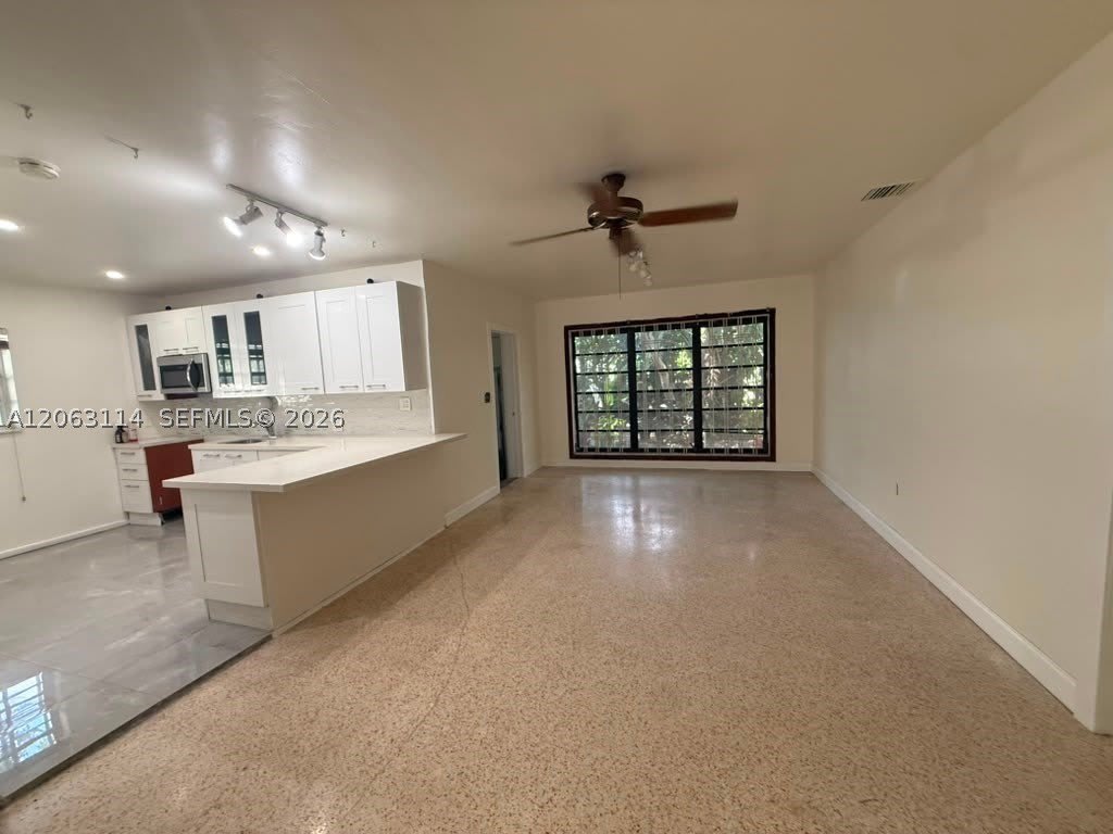 631 NE 60th St – photo 5