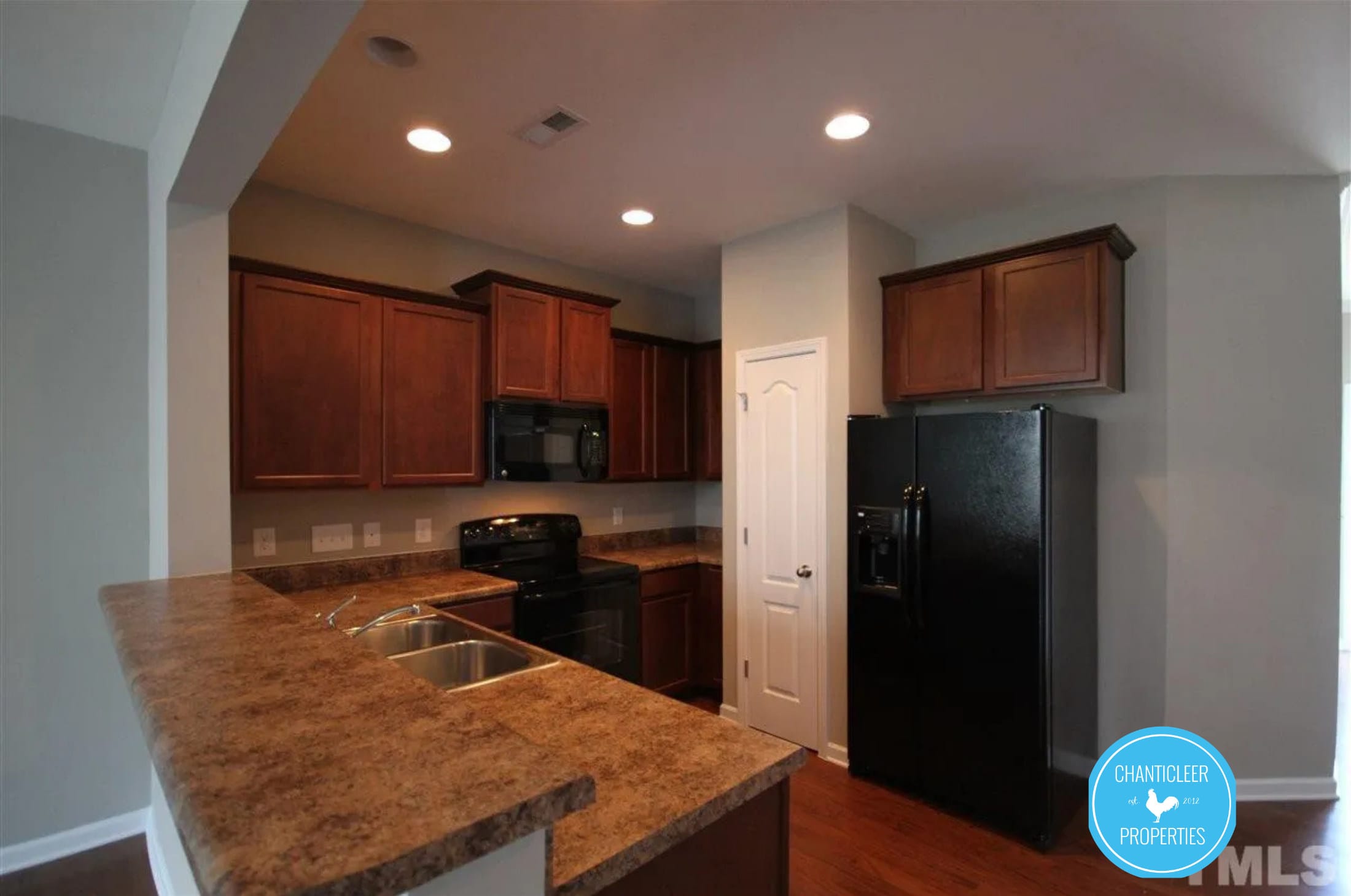 2219 Sunny Cove Dr – photo 5