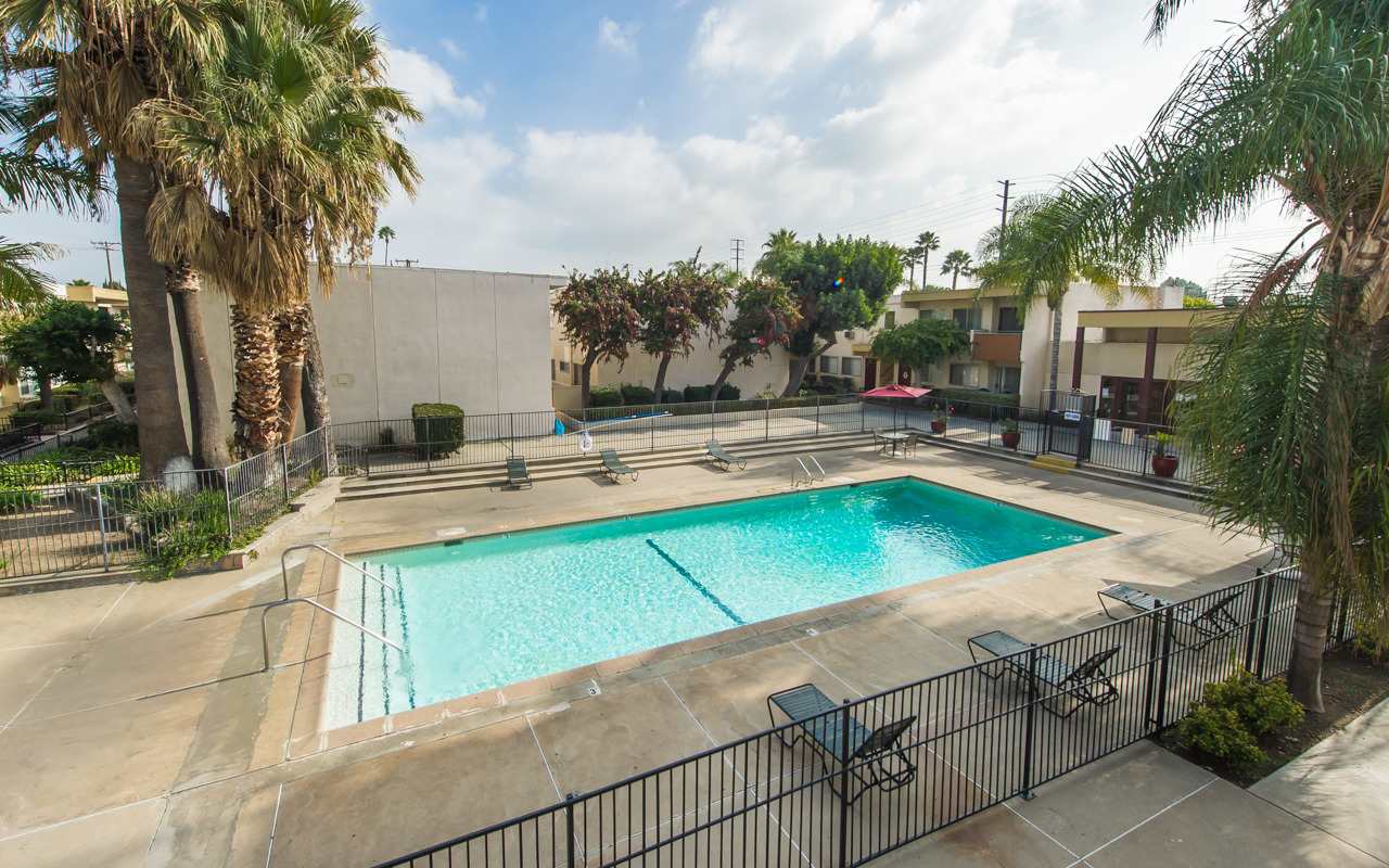 Las Palmas Apartments – photo 4