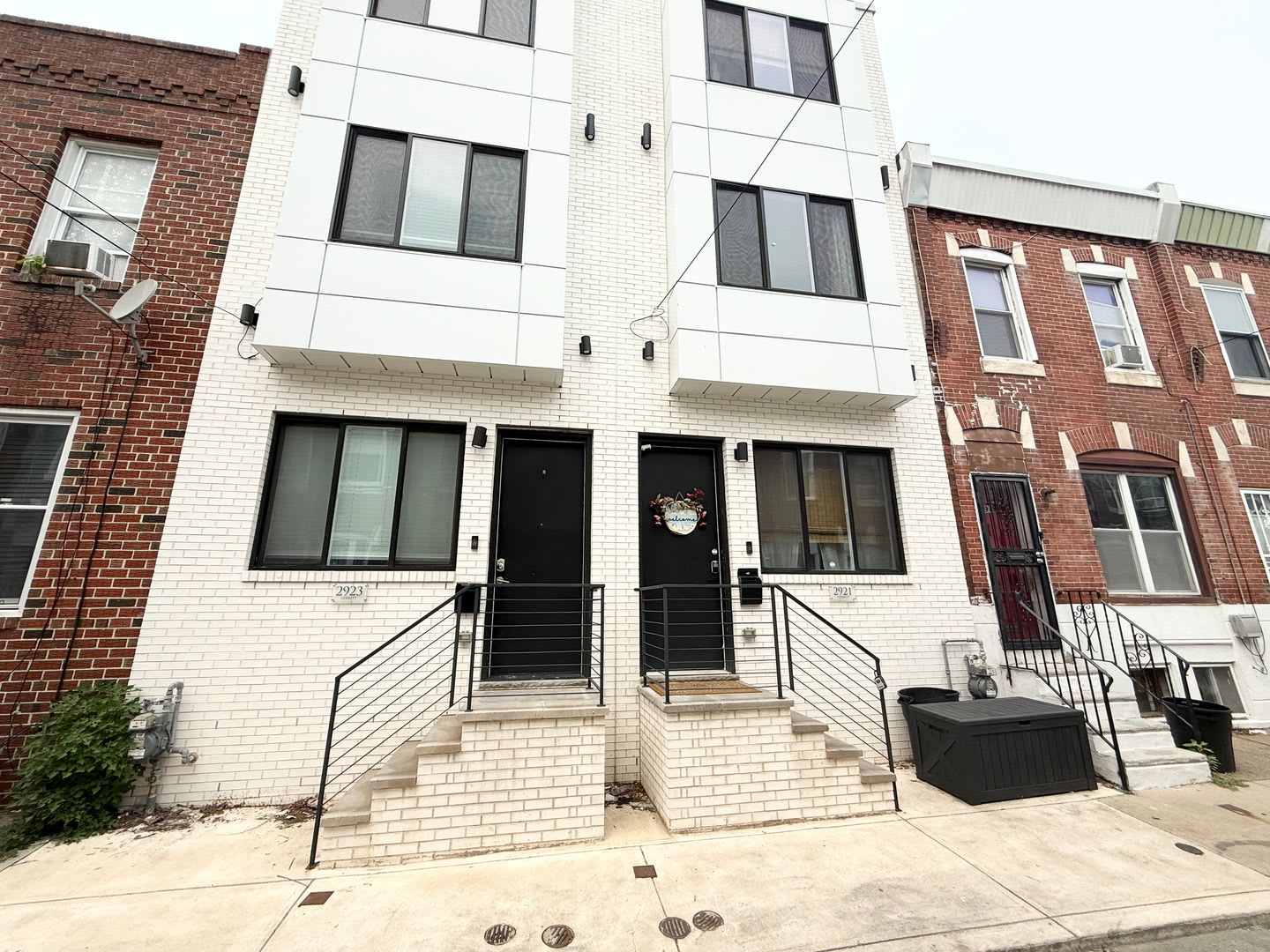 Stunning 4-Bedroom Townhome in Grays Ferry! Available NOW! – photo 2