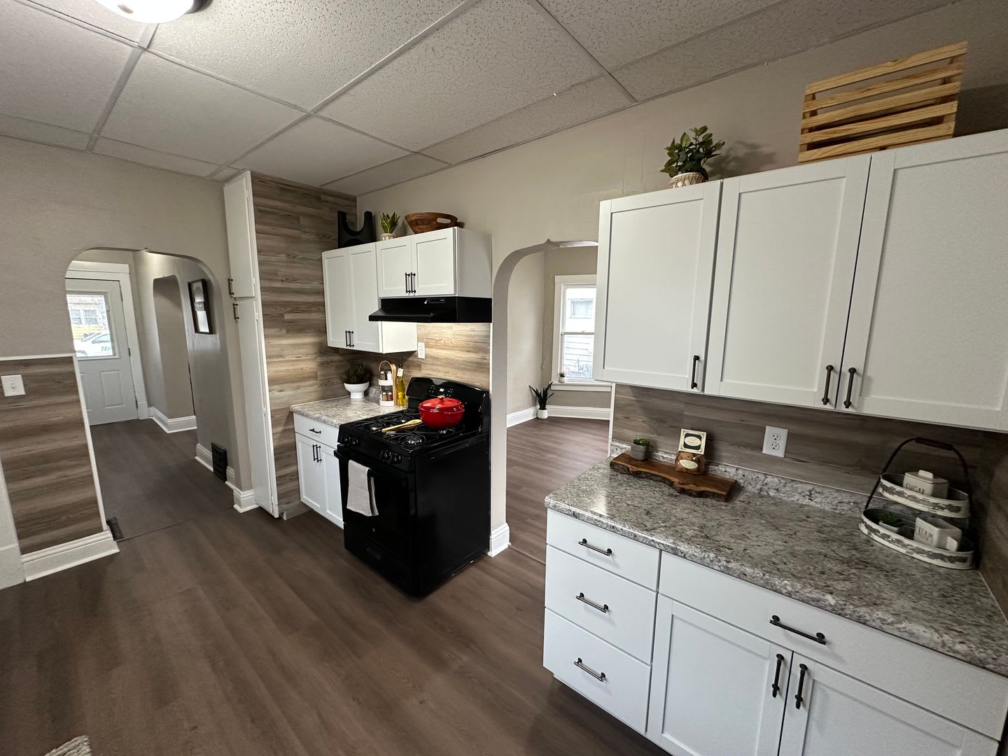 Newly remodeled 3 bed, 1 bath home for rent in Waterloo – photo 1