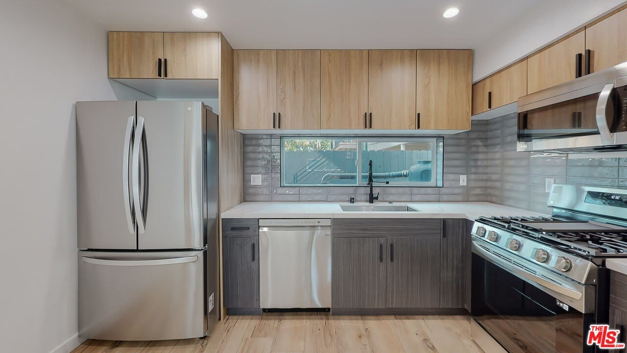16010 Cantlay St – photo 2