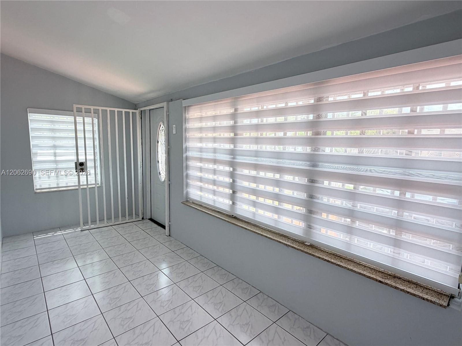 4071 Nw 6th St – photo 3