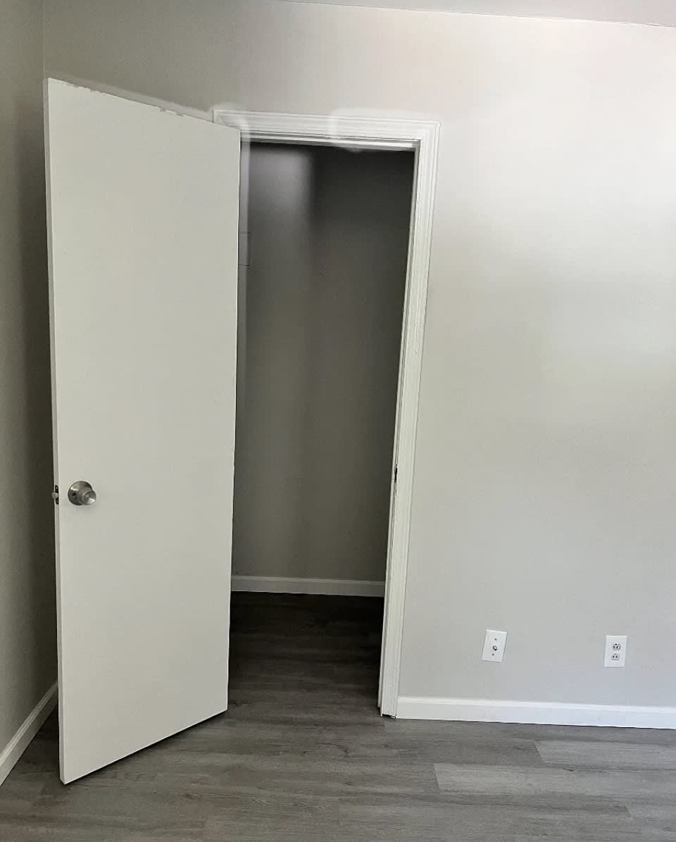 1118 Clinton Road – photo 5