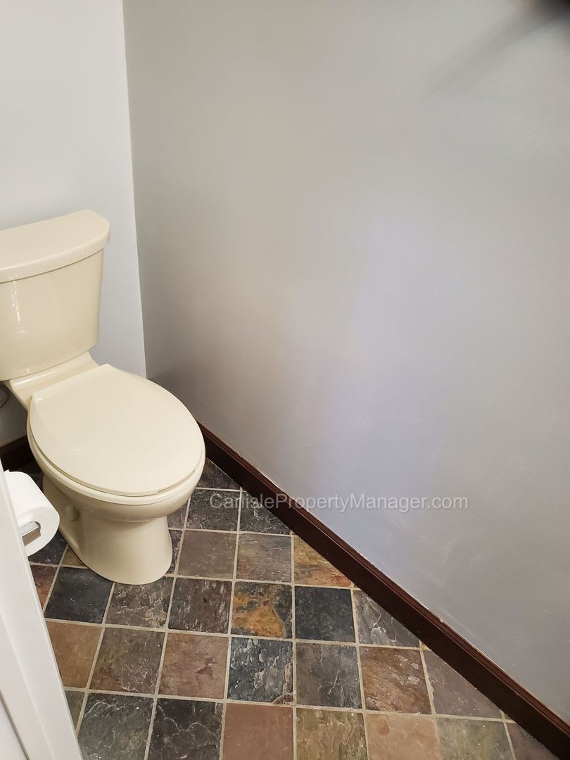 Pet Friendly 3 Beds 1 5 Bath Central A C Off Street Parking Basement With Included Laundry And Front And Back Yards – photo 3