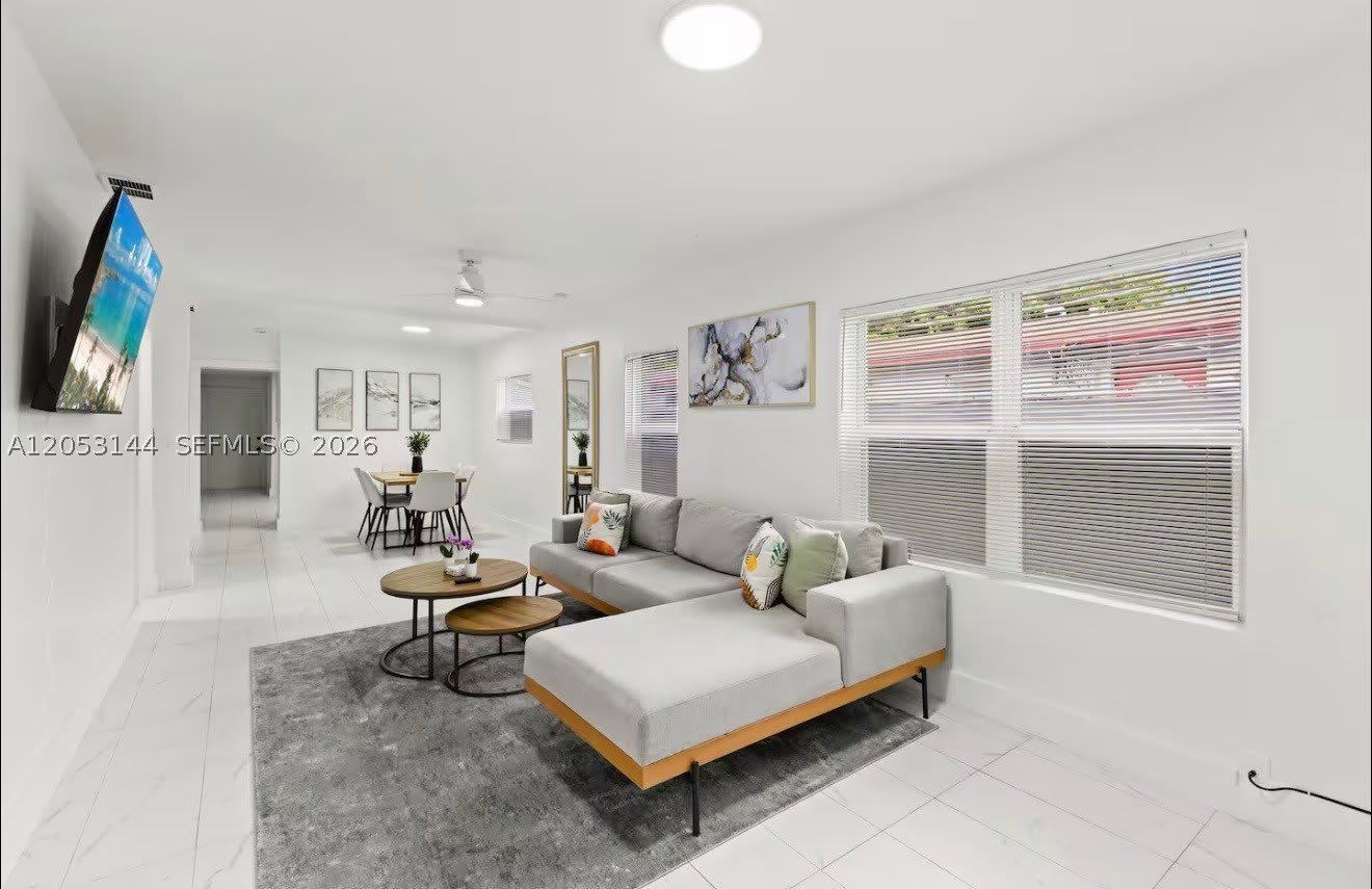 912 NW 2nd St – photo 4