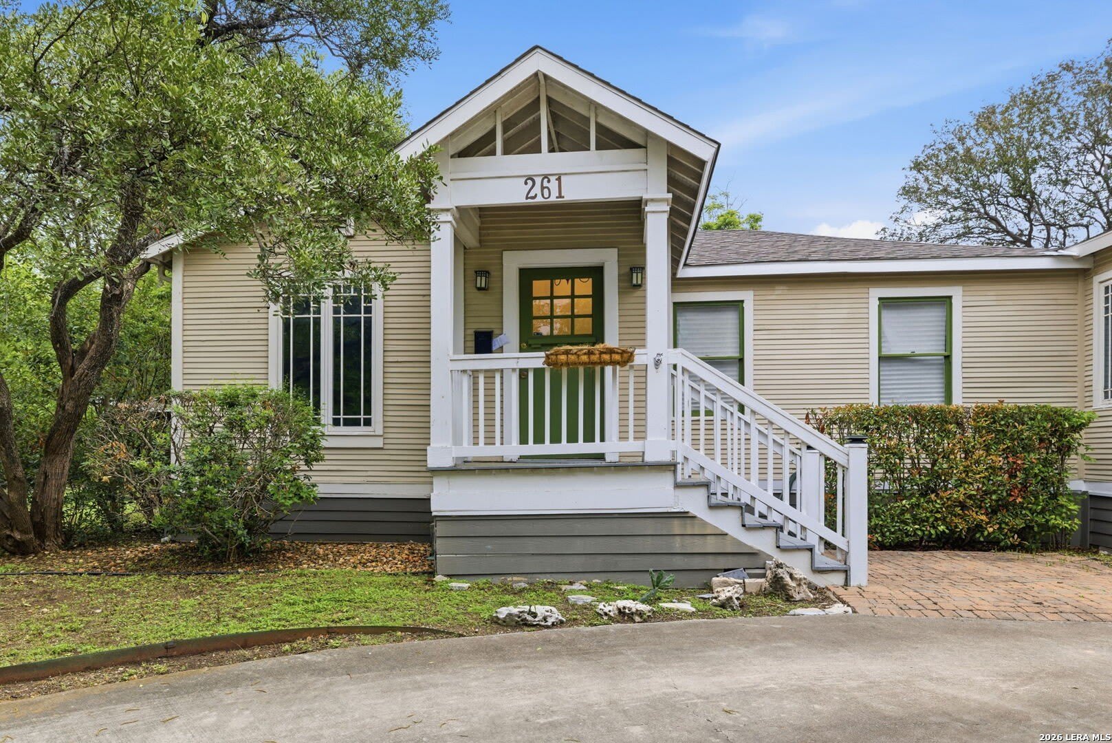 261 E OAKVIEW PL – photo 2