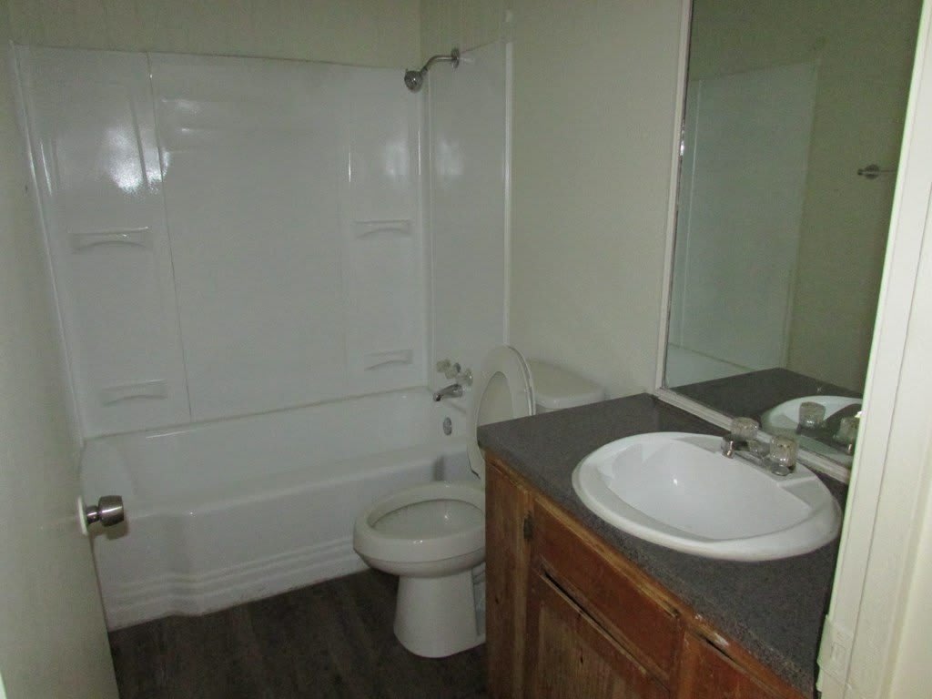 1206 E 36th St – photo 4