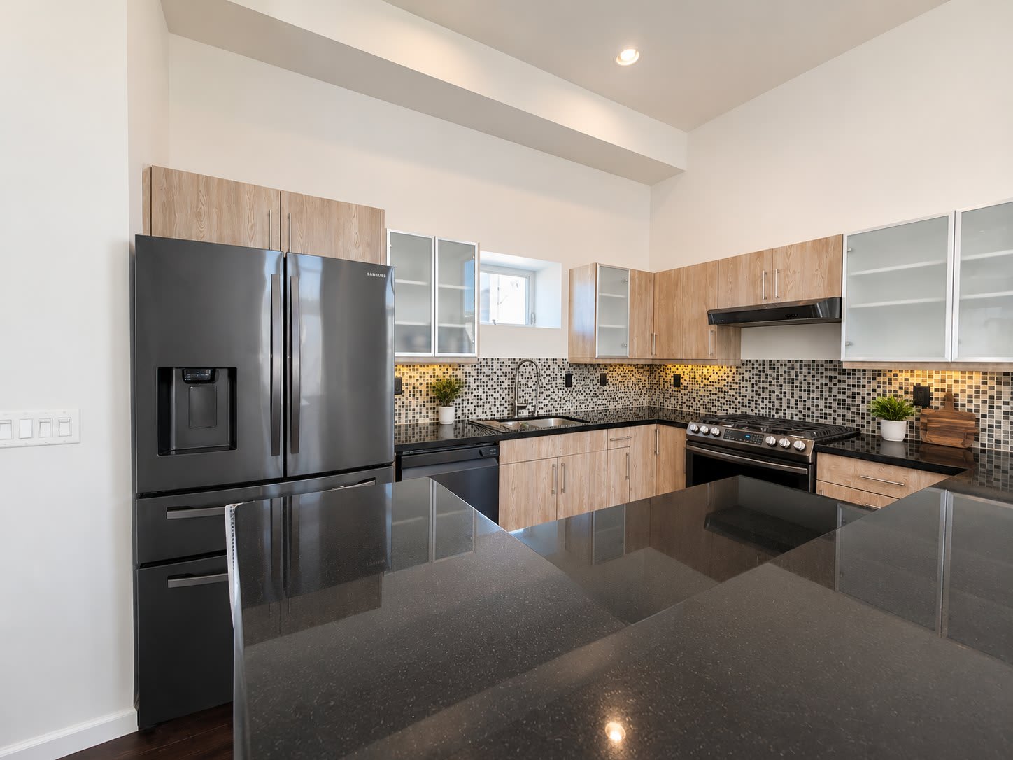 989 Sigsbee St – photo 3