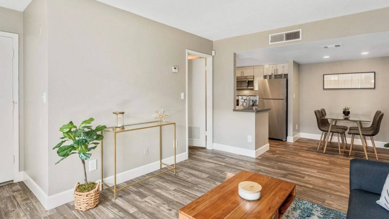 Raystone Apartments – photo 1