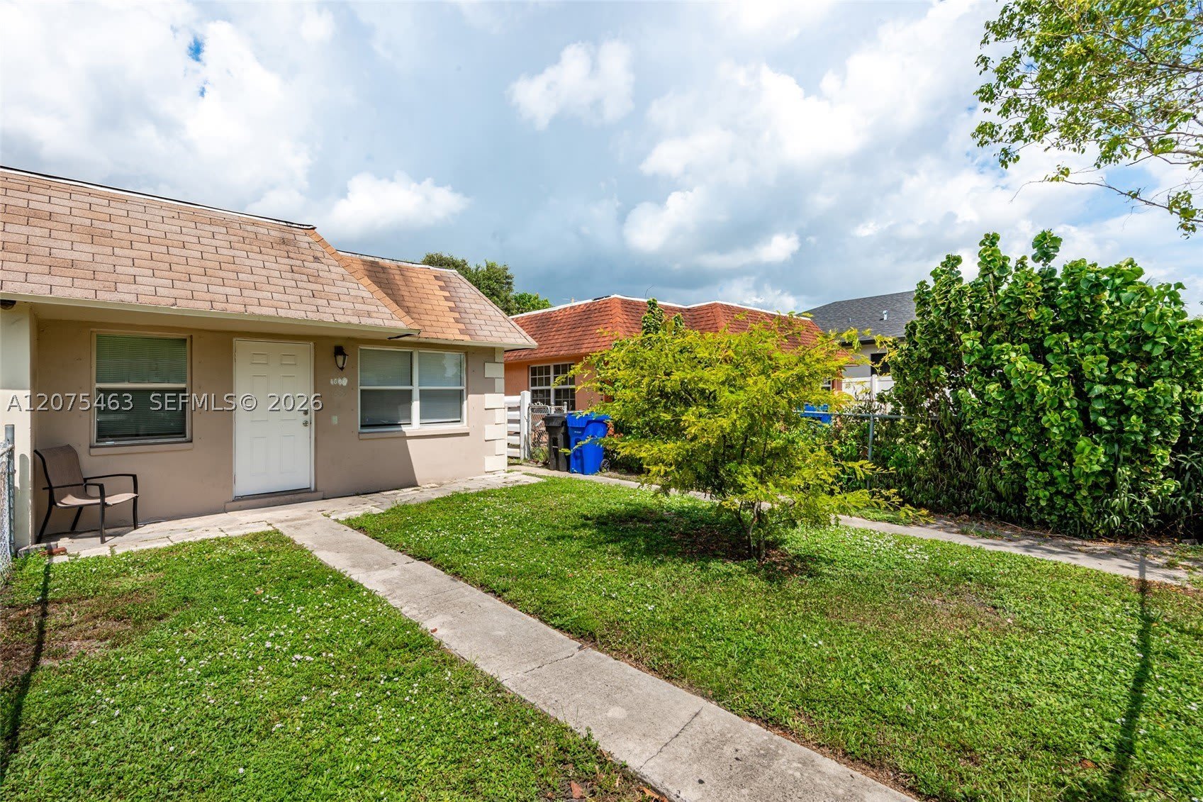 1607 NW 8th Ave – photo 2