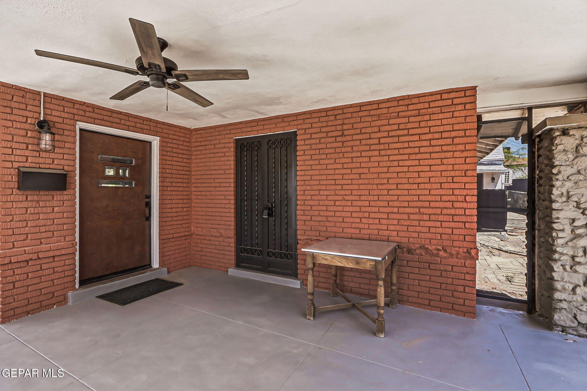2911 GRANT Avenue – photo 2