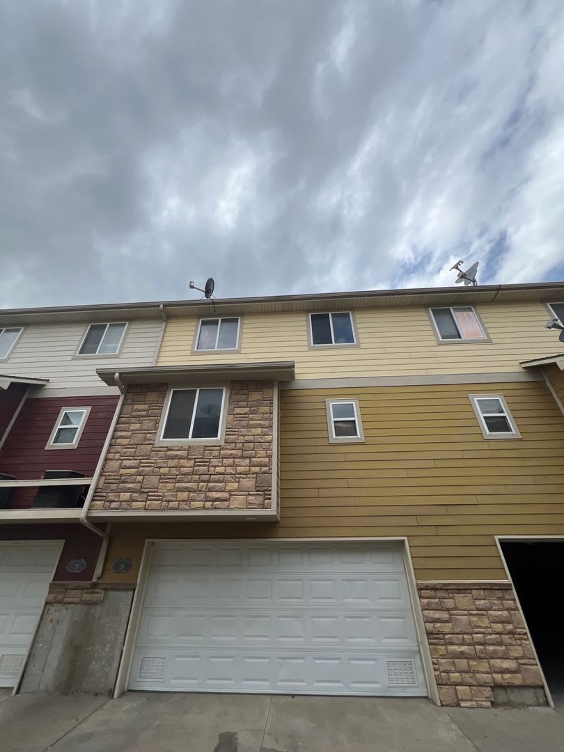 Large 4 Bed 2.5 bath blocks from Fort Riley – photo 2