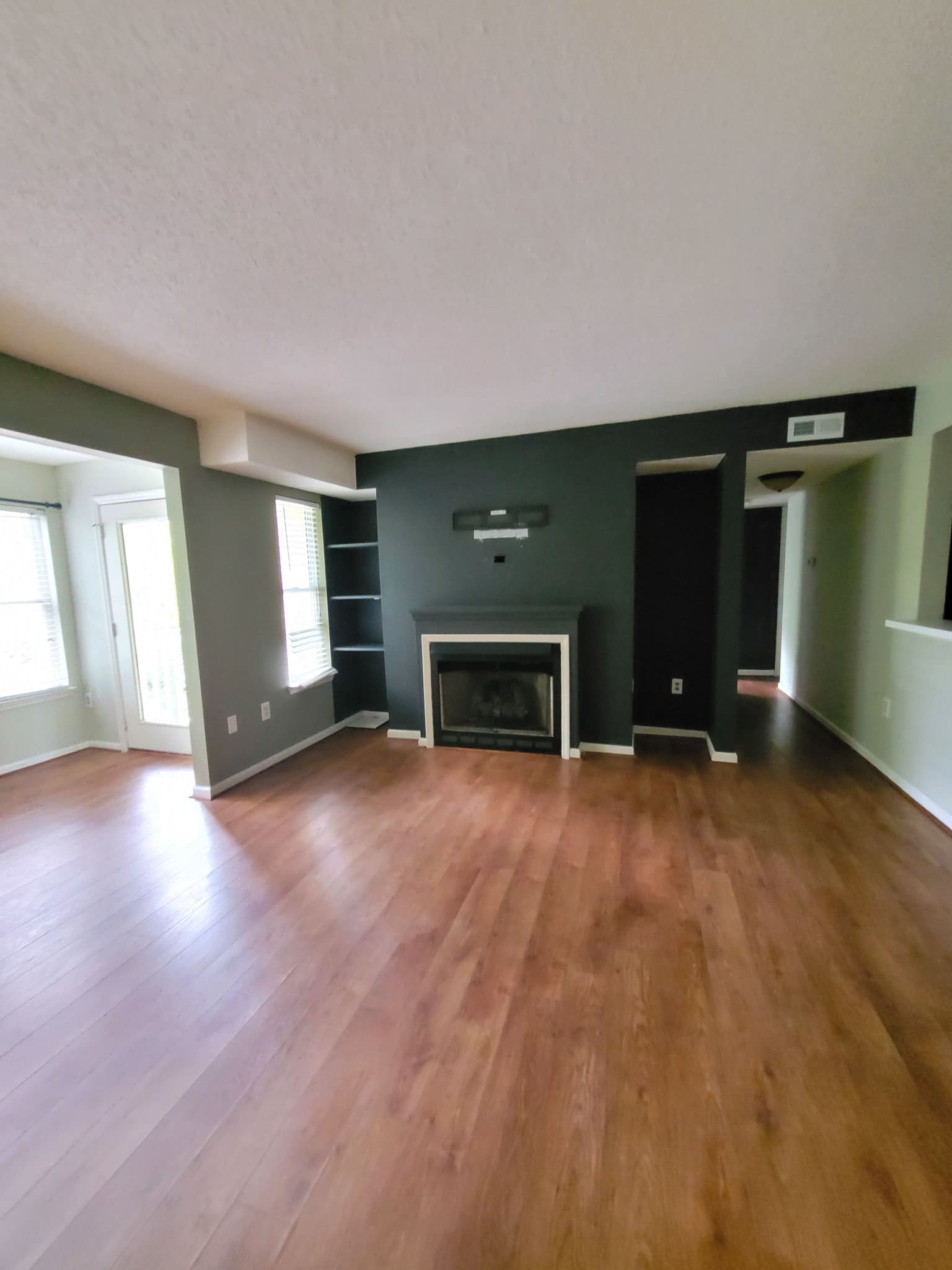 1300 Hillbrow Ln Apt 203 – photo 2