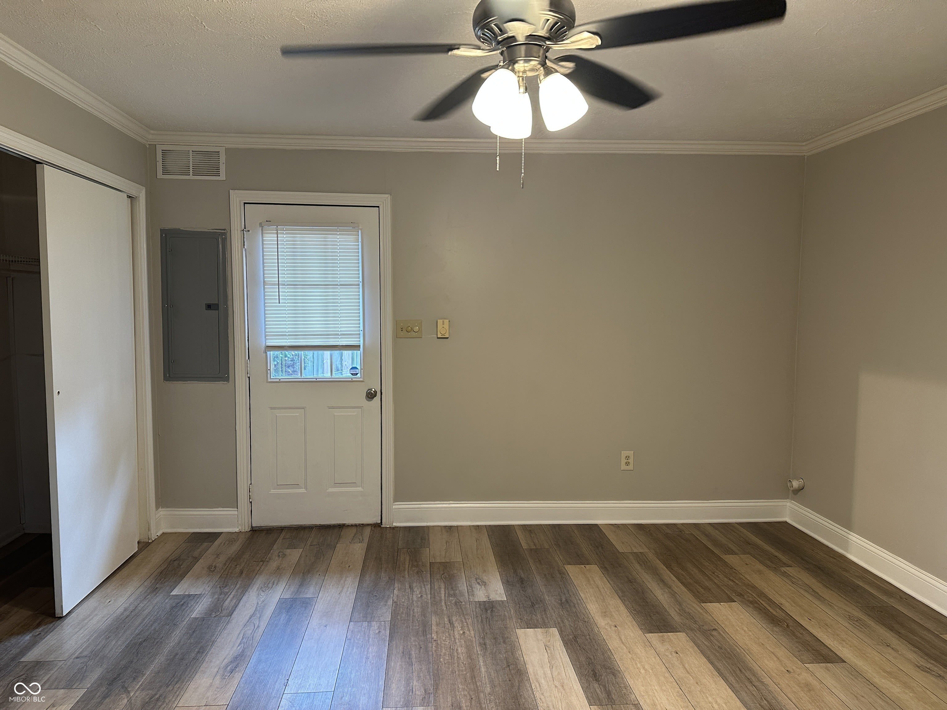1545 Temperance Avenue – photo 4