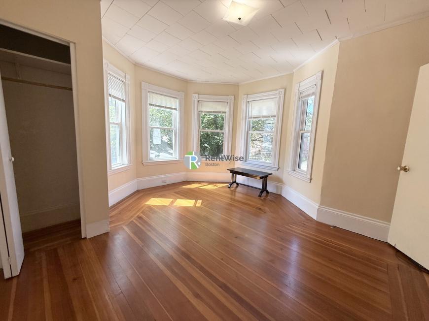 53 Litchfield St. – photo 2