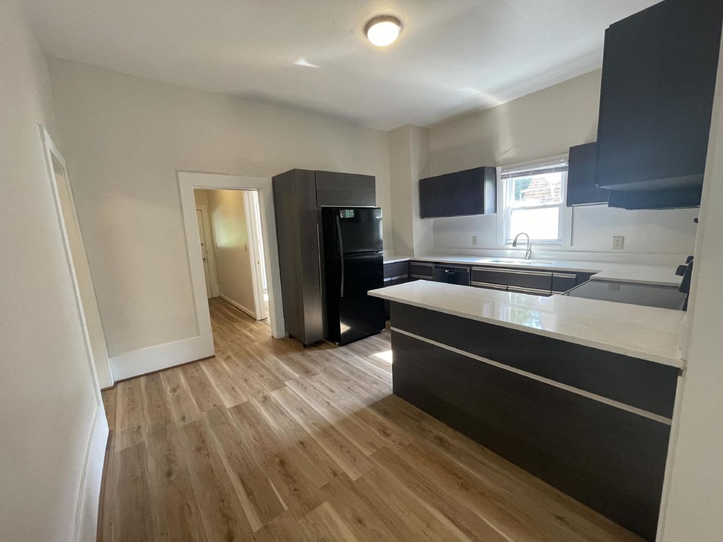 217 E. 10th St. – photo 3